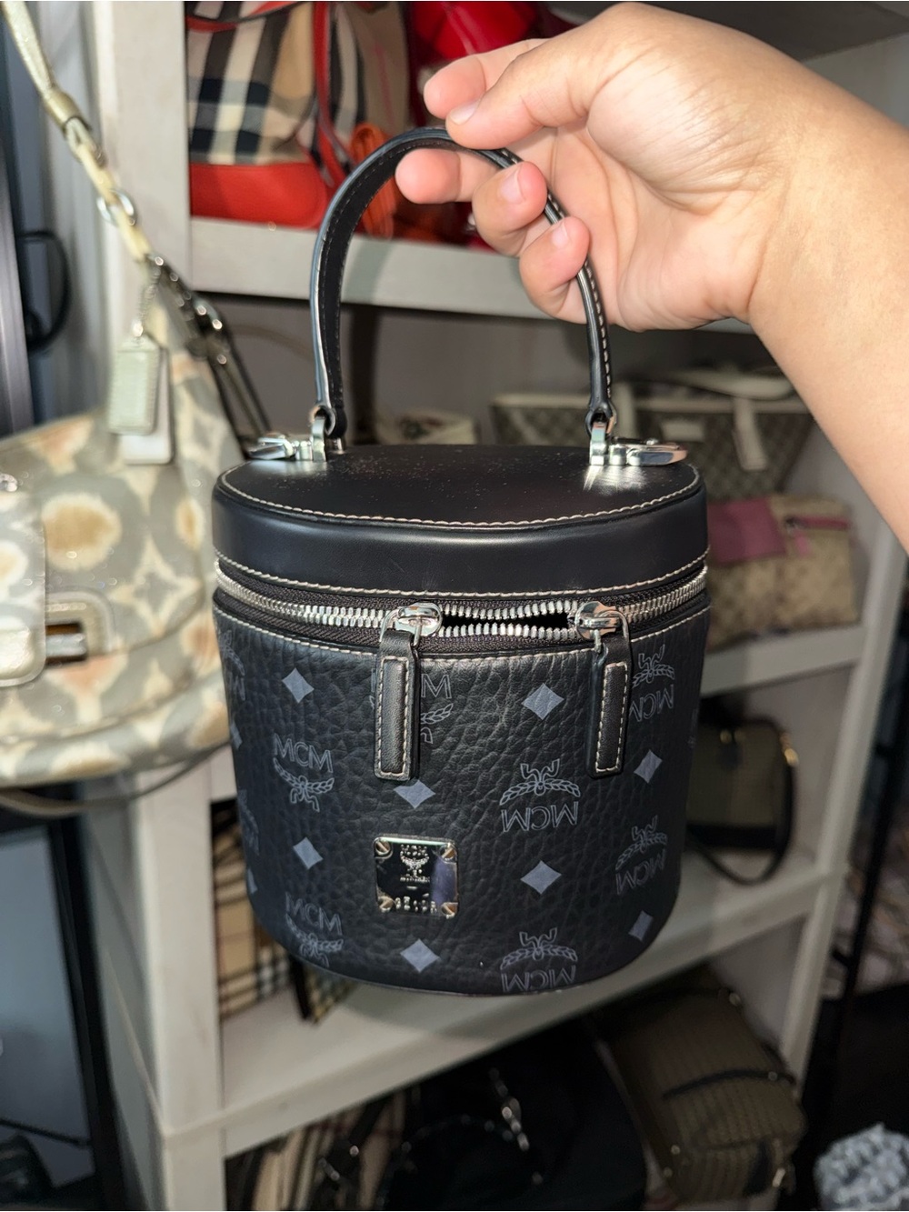 MCM Visetos Cylinder Bag - Picture 4 of 16